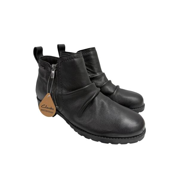 Clarks Women’s ankle Boot Water proof bootie Size 9 NEW # Box M670 - Picture 2 of 9